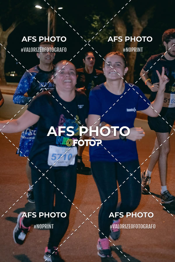 Compra tus fotos del eventoNeon Night Run 2019 - Belo Horizonte En Fotop