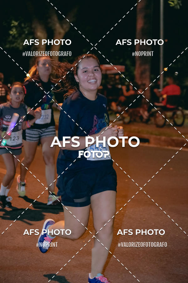 Compra tus fotos del eventoNeon Night Run 2019 - Belo Horizonte En Fotop