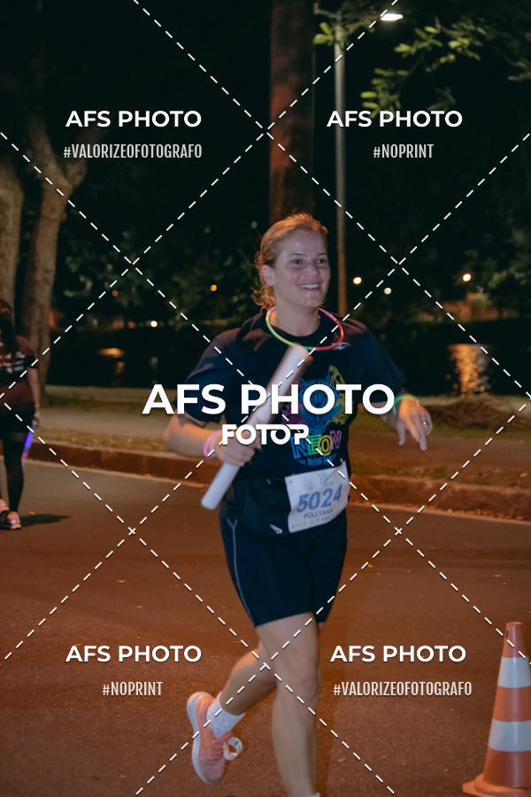 Compra tus fotos del eventoNeon Night Run 2019 - Belo Horizonte En Fotop