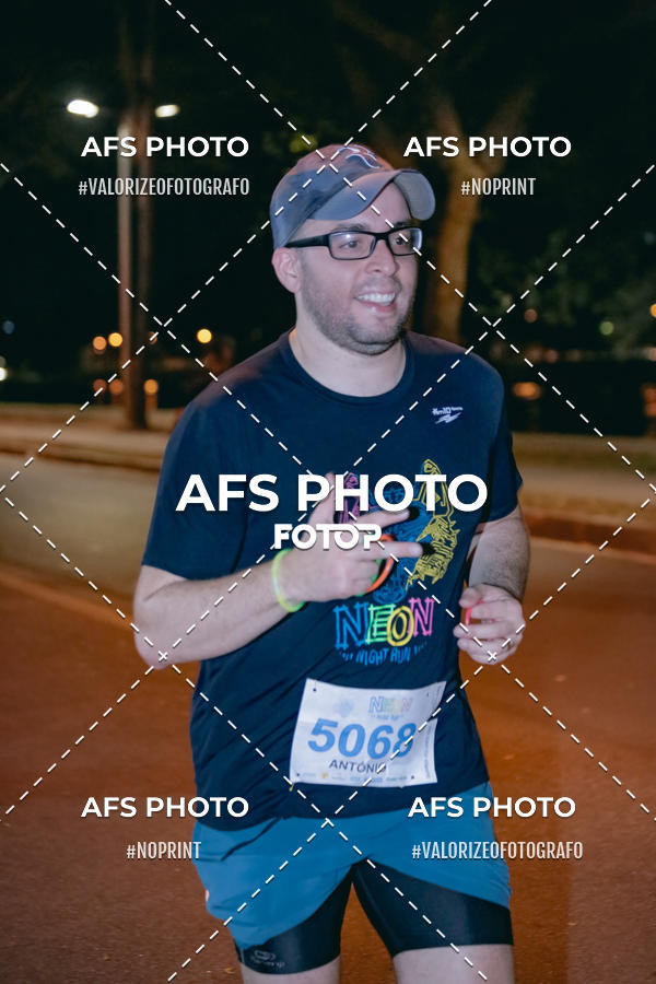 Compra tus fotos del eventoNeon Night Run 2019 - Belo Horizonte En Fotop
