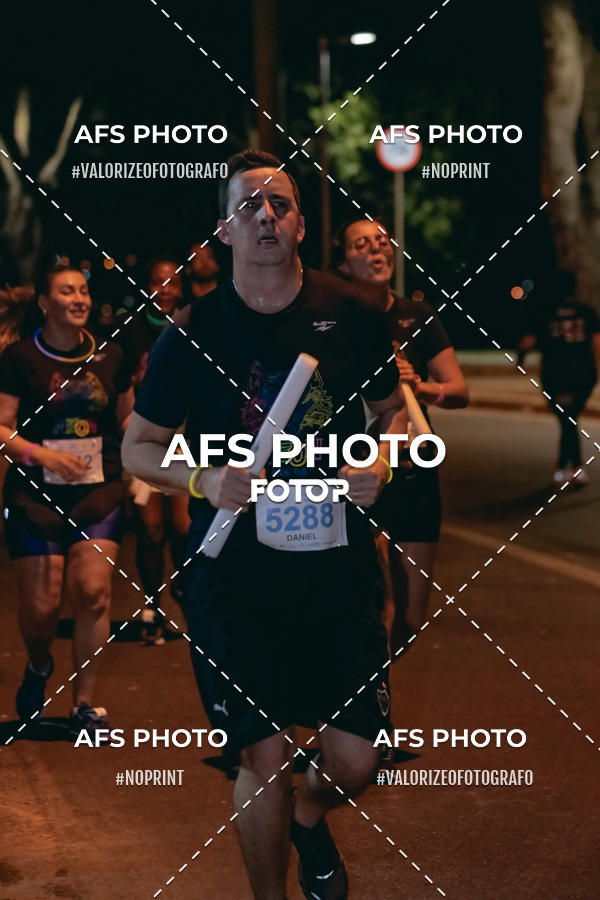 Buy your photos of the eventNeon Night Run 2019 - Belo Horizonte on Fotop