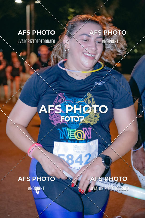 Buy your photos of the eventNeon Night Run 2019 - Belo Horizonte on Fotop