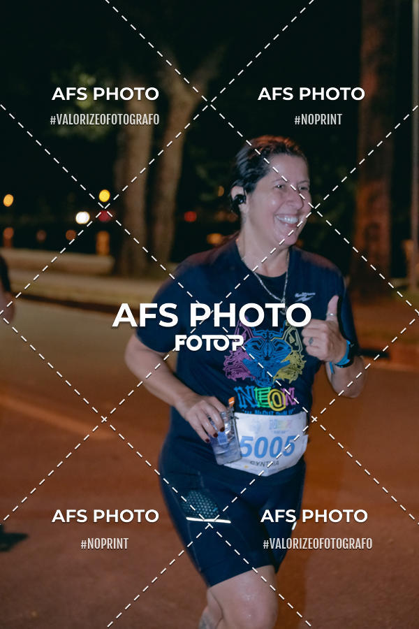 Buy your photos of the eventNeon Night Run 2019 - Belo Horizonte on Fotop