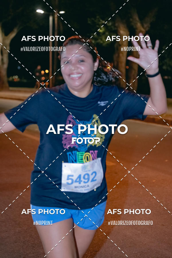 Buy your photos of the eventNeon Night Run 2019 - Belo Horizonte on Fotop