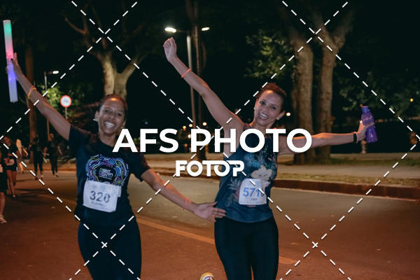 Buy your photos of the eventNeon Night Run 2019 - Belo Horizonte on Fotop