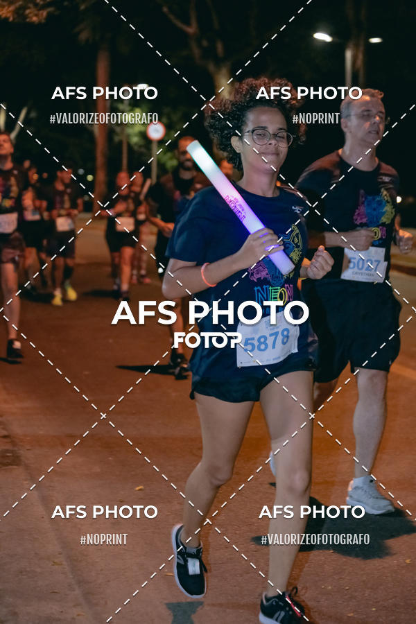Buy your photos of the eventNeon Night Run 2019 - Belo Horizonte on Fotop