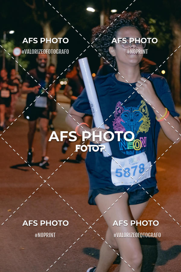 Buy your photos of the eventNeon Night Run 2019 - Belo Horizonte on Fotop