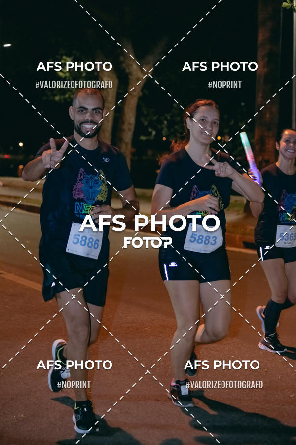 Buy your photos of the eventNeon Night Run 2019 - Belo Horizonte on Fotop