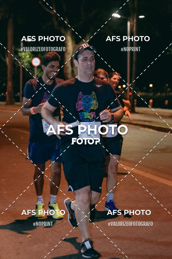 Buy your photos of the eventNeon Night Run 2019 - Belo Horizonte on Fotop