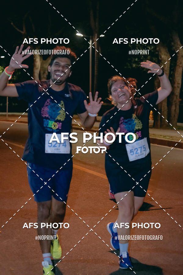 Buy your photos of the eventNeon Night Run 2019 - Belo Horizonte on Fotop