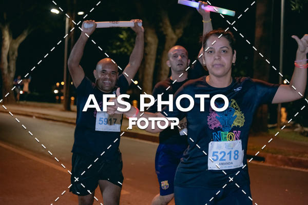Compra tus fotos del eventoNeon Night Run 2019 - Belo Horizonte En Fotop