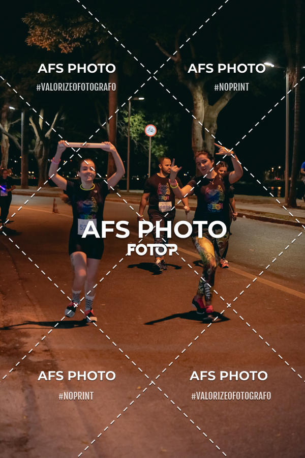 Compra tus fotos del eventoNeon Night Run 2019 - Belo Horizonte En Fotop