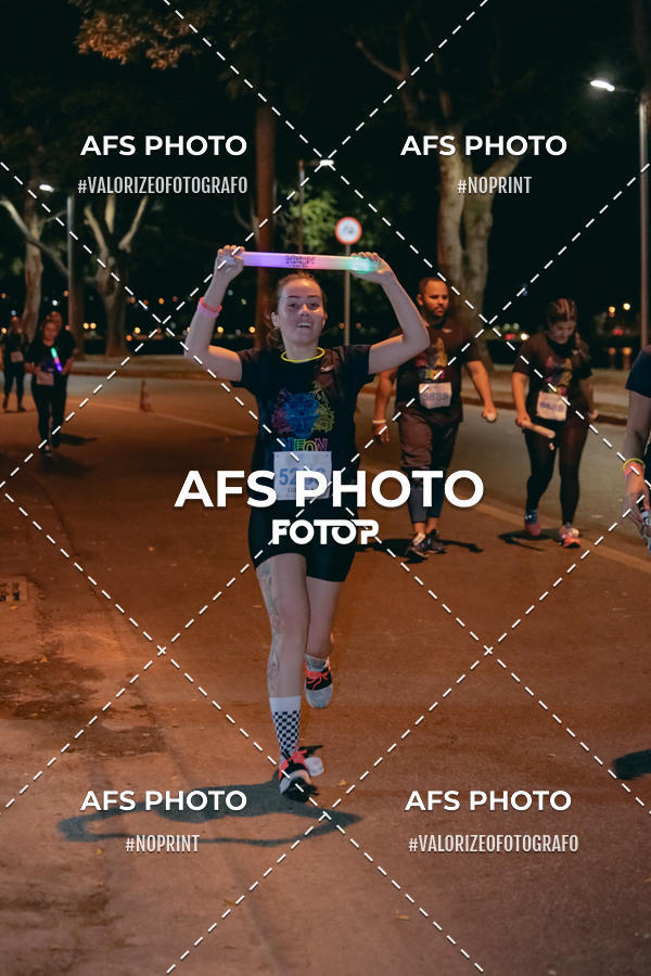 Compra tus fotos del eventoNeon Night Run 2019 - Belo Horizonte En Fotop