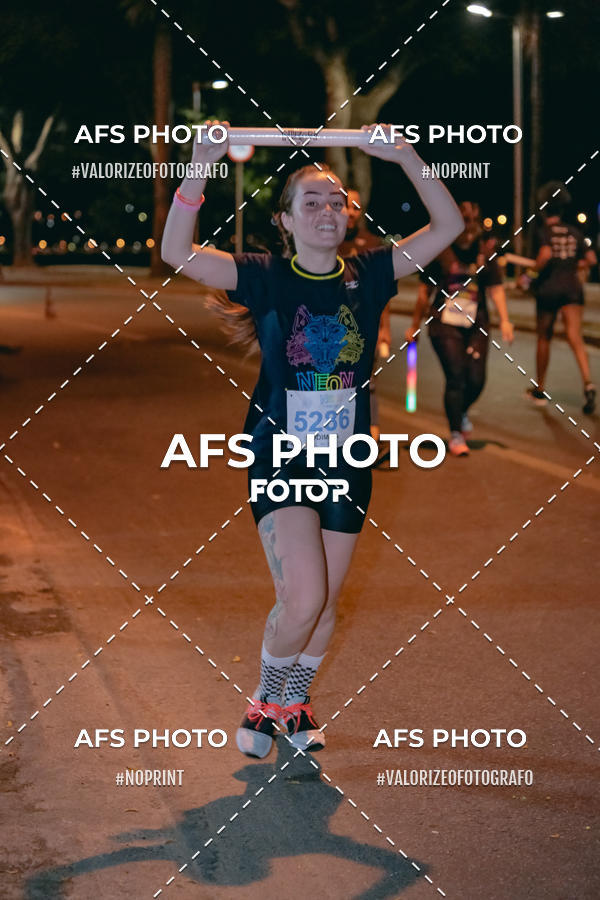 Compra tus fotos del eventoNeon Night Run 2019 - Belo Horizonte En Fotop
