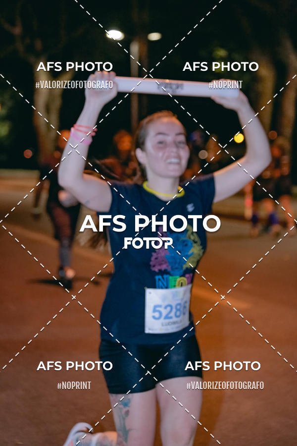 Compra tus fotos del eventoNeon Night Run 2019 - Belo Horizonte En Fotop