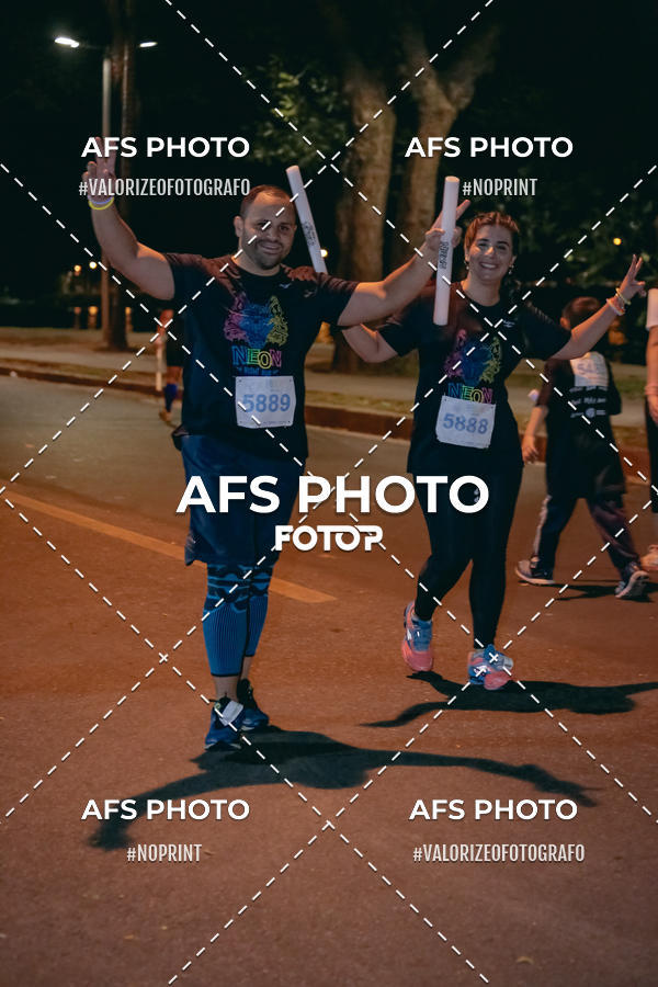 Compra tus fotos del eventoNeon Night Run 2019 - Belo Horizonte En Fotop
