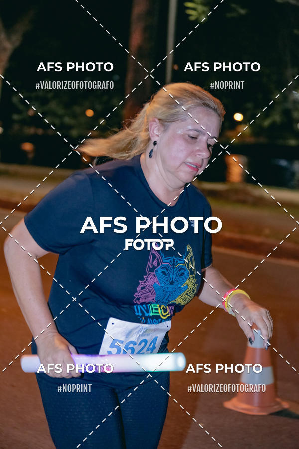 Compra tus fotos del eventoNeon Night Run 2019 - Belo Horizonte En Fotop