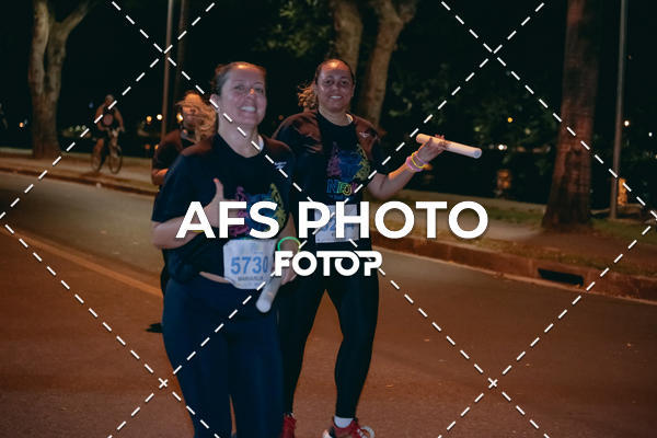 Compra tus fotos del eventoNeon Night Run 2019 - Belo Horizonte En Fotop