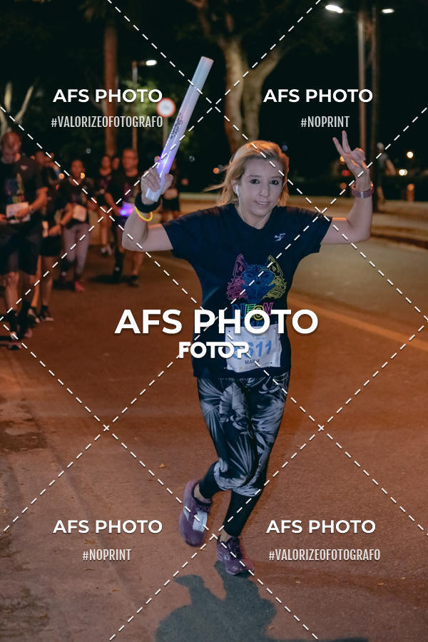 Compra tus fotos del eventoNeon Night Run 2019 - Belo Horizonte En Fotop