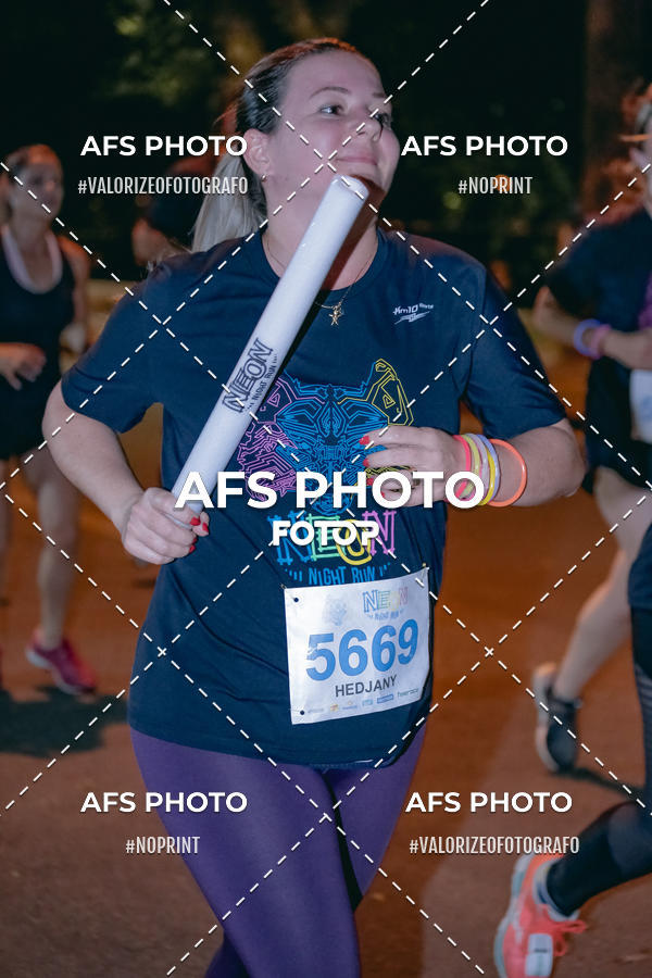 Compra tus fotos del eventoNeon Night Run 2019 - Belo Horizonte En Fotop