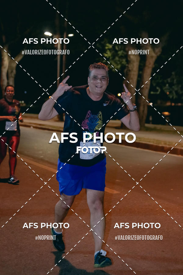 Compra tus fotos del eventoNeon Night Run 2019 - Belo Horizonte En Fotop