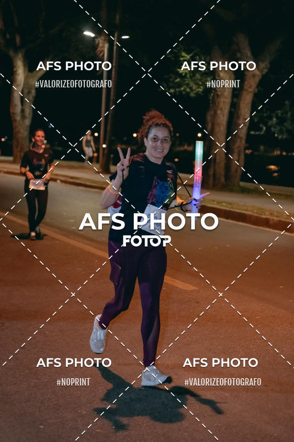 Compra tus fotos del eventoNeon Night Run 2019 - Belo Horizonte En Fotop