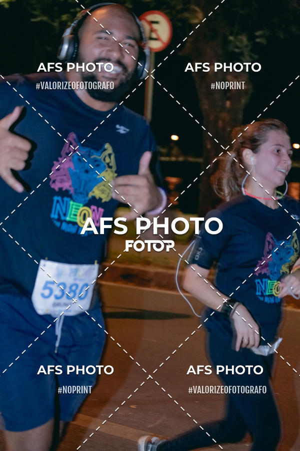 Compra tus fotos del eventoNeon Night Run 2019 - Belo Horizonte En Fotop