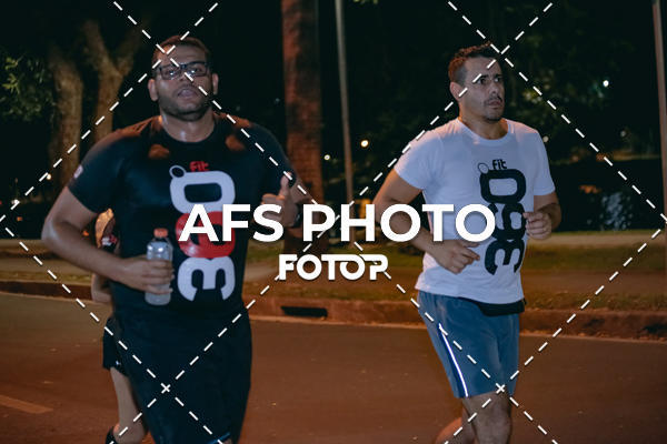 Compra tus fotos del eventoNeon Night Run 2019 - Belo Horizonte En Fotop