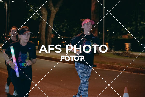 Compra tus fotos del eventoNeon Night Run 2019 - Belo Horizonte En Fotop