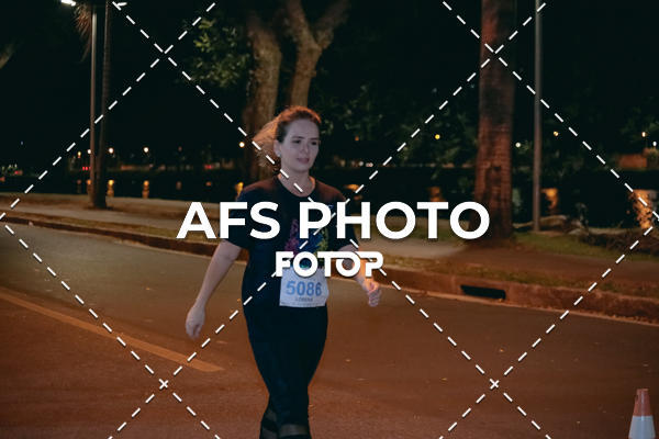 Compra tus fotos del eventoNeon Night Run 2019 - Belo Horizonte En Fotop