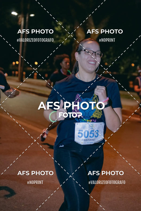 Compre as suas fotos do eventoNeon Night Run 2019 - Belo Horizonte no Fotop