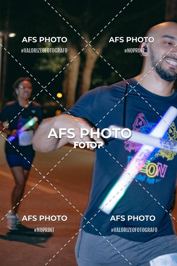 Compre as suas fotos do eventoNeon Night Run 2019 - Belo Horizonte no Fotop
