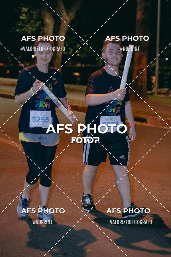 Compre as suas fotos do eventoNeon Night Run 2019 - Belo Horizonte no Fotop