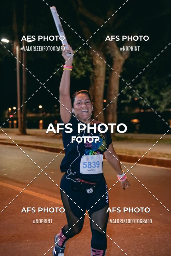 Compre as suas fotos do eventoNeon Night Run 2019 - Belo Horizonte no Fotop