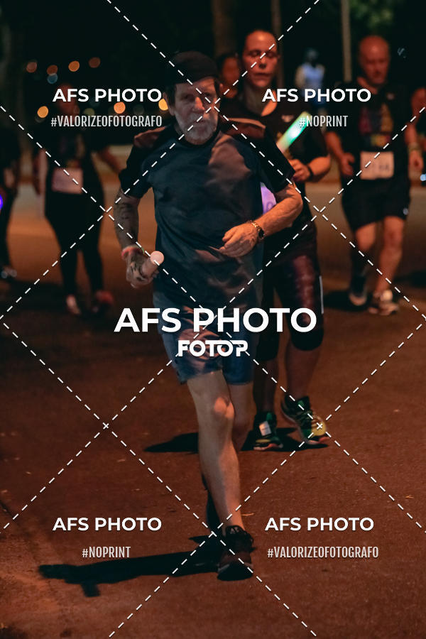 Compre as suas fotos do eventoNeon Night Run 2019 - Belo Horizonte no Fotop