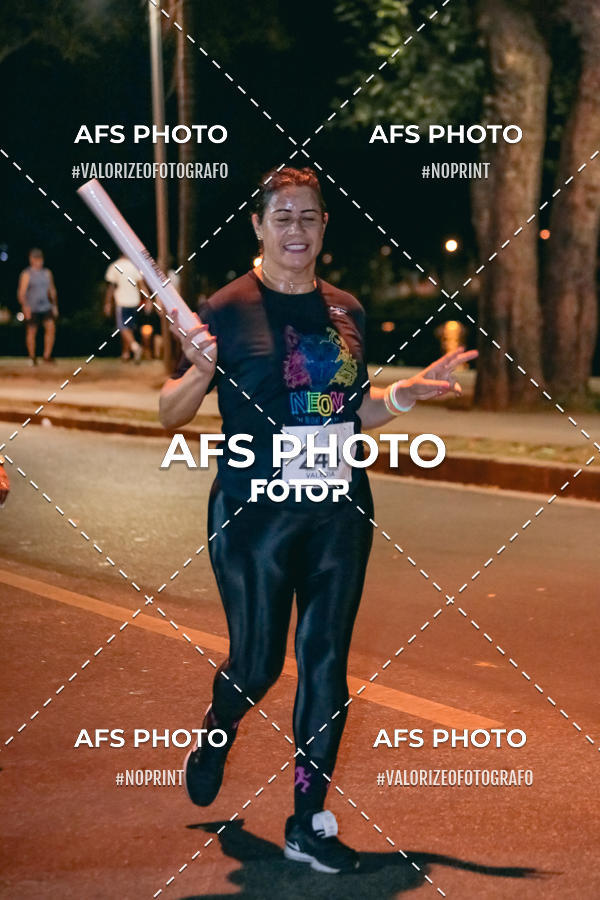 Compre as suas fotos do eventoNeon Night Run 2019 - Belo Horizonte no Fotop