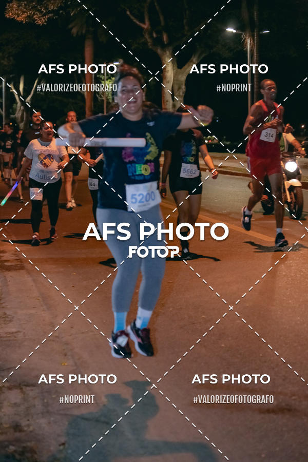 Compre as suas fotos do eventoNeon Night Run 2019 - Belo Horizonte no Fotop