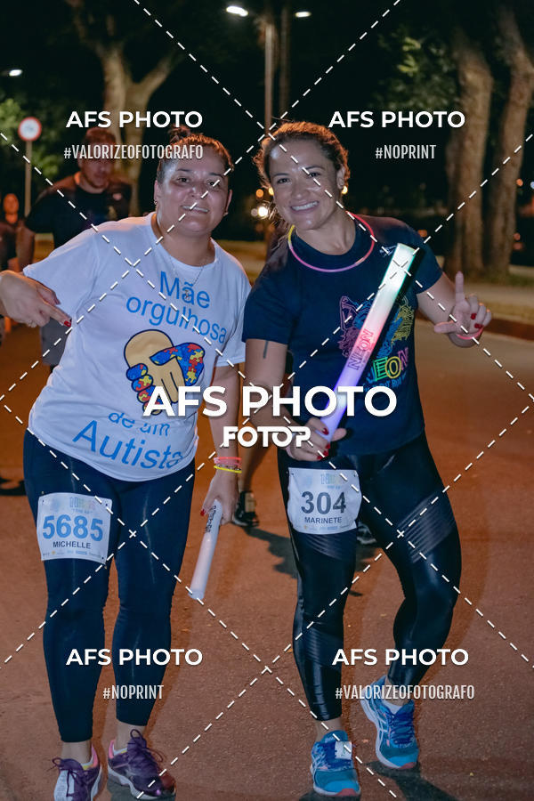 Compre as suas fotos do eventoNeon Night Run 2019 - Belo Horizonte no Fotop
