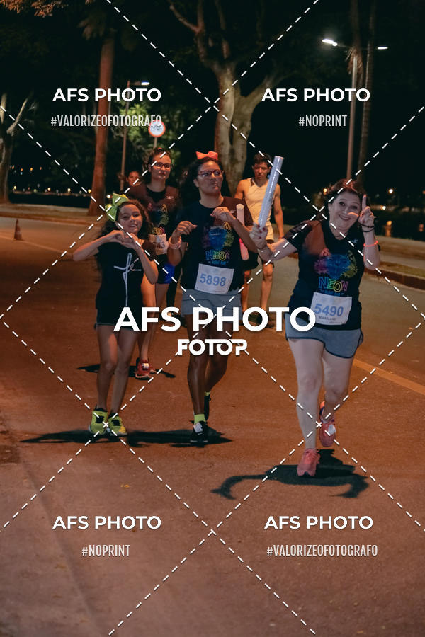 Compre as suas fotos do eventoNeon Night Run 2019 - Belo Horizonte no Fotop