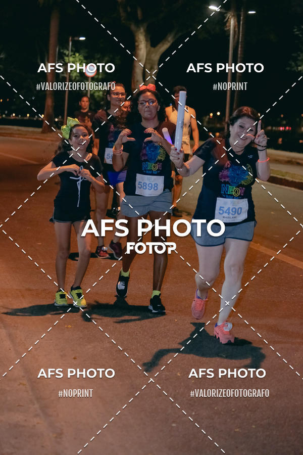 Compre as suas fotos do eventoNeon Night Run 2019 - Belo Horizonte no Fotop