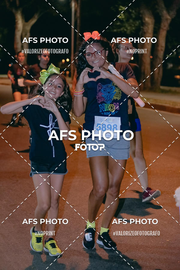 Compre as suas fotos do eventoNeon Night Run 2019 - Belo Horizonte no Fotop