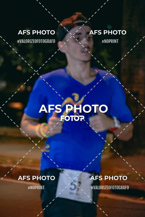 Compre as suas fotos do eventoNeon Night Run 2019 - Belo Horizonte no Fotop