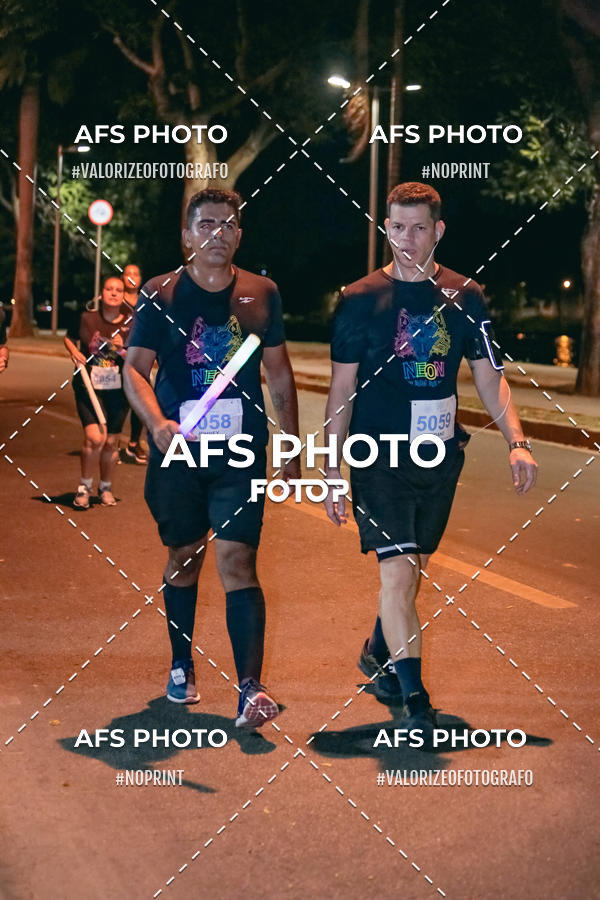 Compre as suas fotos do eventoNeon Night Run 2019 - Belo Horizonte no Fotop
