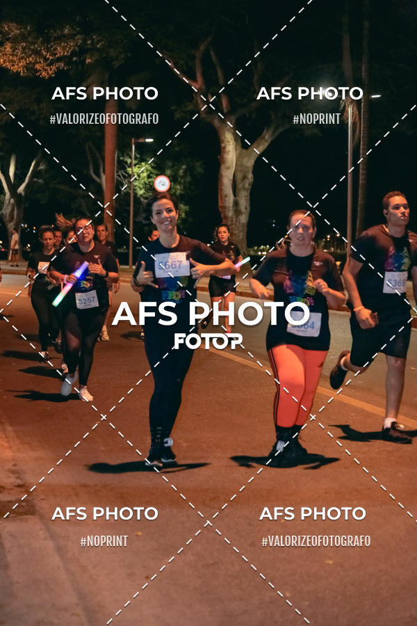 Compra tus fotos del eventoNeon Night Run 2019 - Belo Horizonte En Fotop