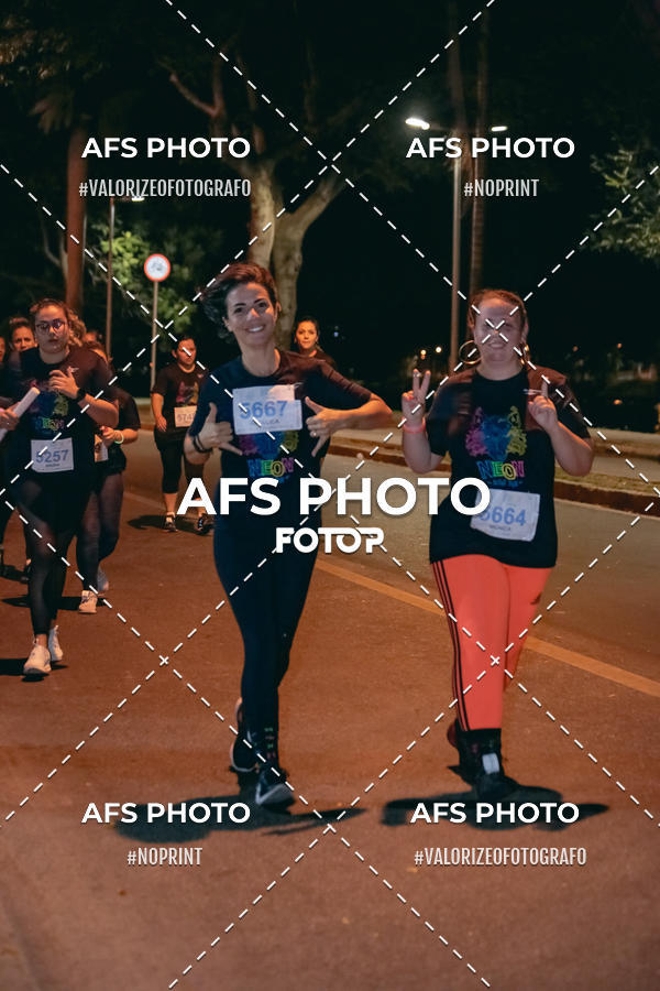 Compra tus fotos del eventoNeon Night Run 2019 - Belo Horizonte En Fotop