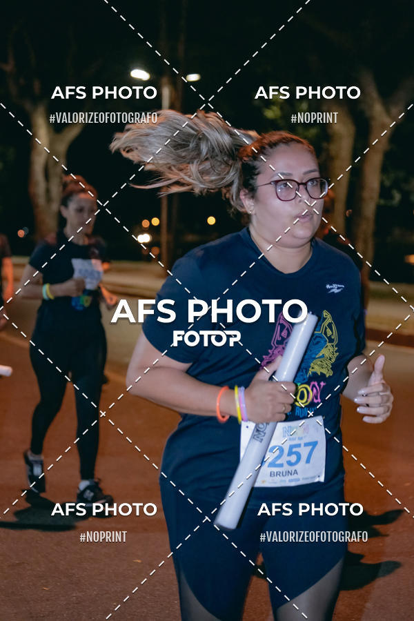 Compra tus fotos del eventoNeon Night Run 2019 - Belo Horizonte En Fotop