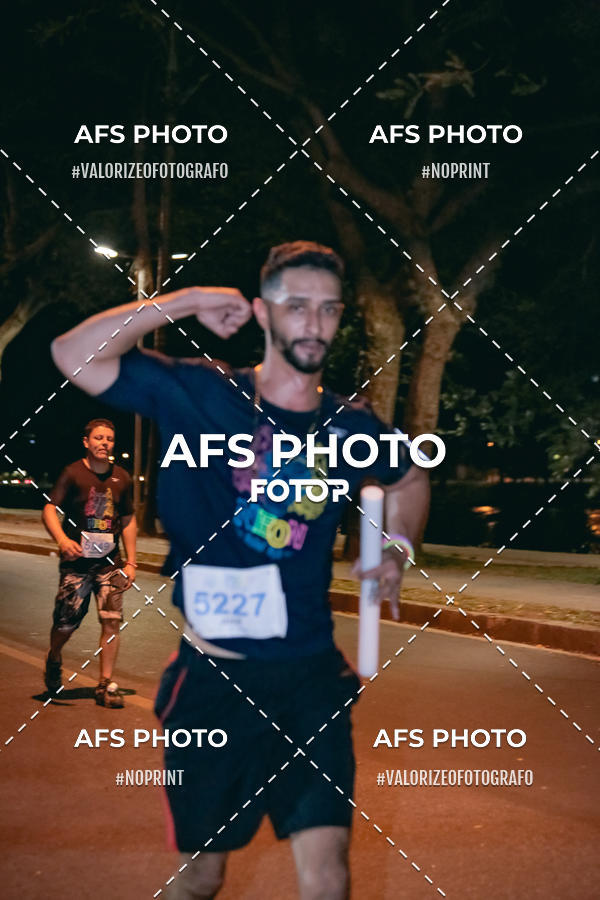 Compra tus fotos del eventoNeon Night Run 2019 - Belo Horizonte En Fotop
