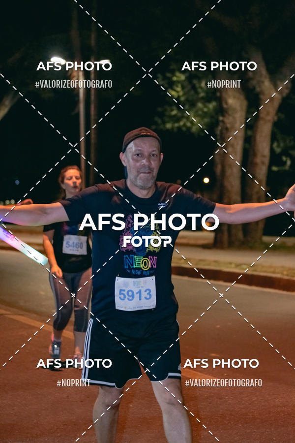 Compra tus fotos del eventoNeon Night Run 2019 - Belo Horizonte En Fotop
