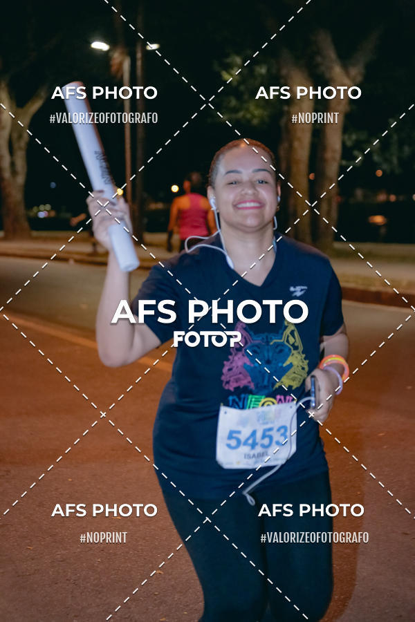 Compra tus fotos del eventoNeon Night Run 2019 - Belo Horizonte En Fotop