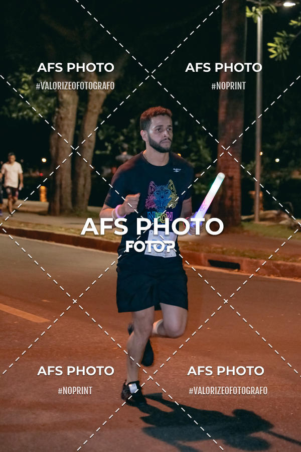Compra tus fotos del eventoNeon Night Run 2019 - Belo Horizonte En Fotop